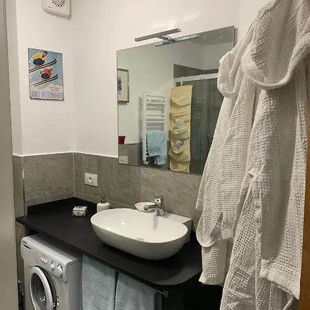 Renovated In Out, Cir 1255 *